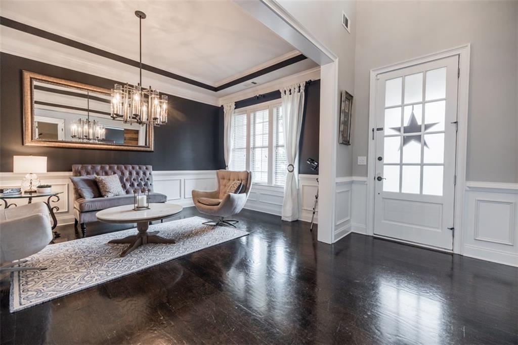 732 RAVENVIEW Court