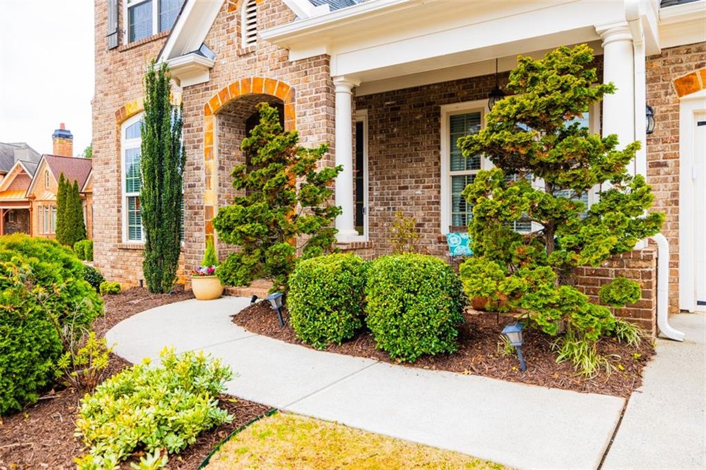 732 RAVENVIEW Court