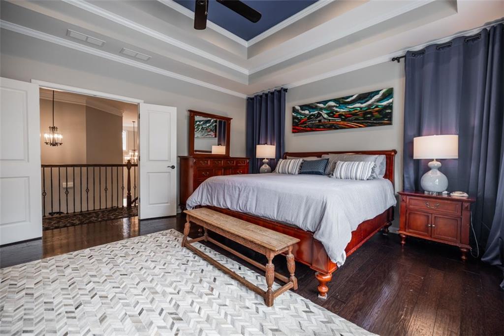 732 RAVENVIEW Court