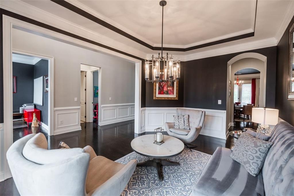 732 RAVENVIEW Court