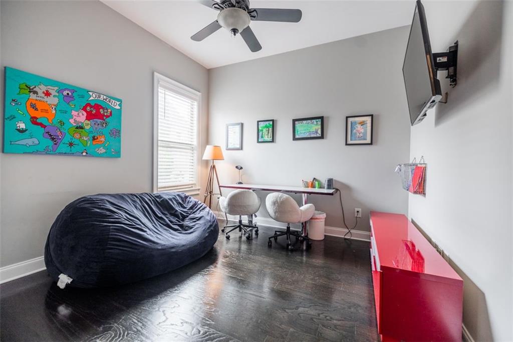 732 RAVENVIEW Court