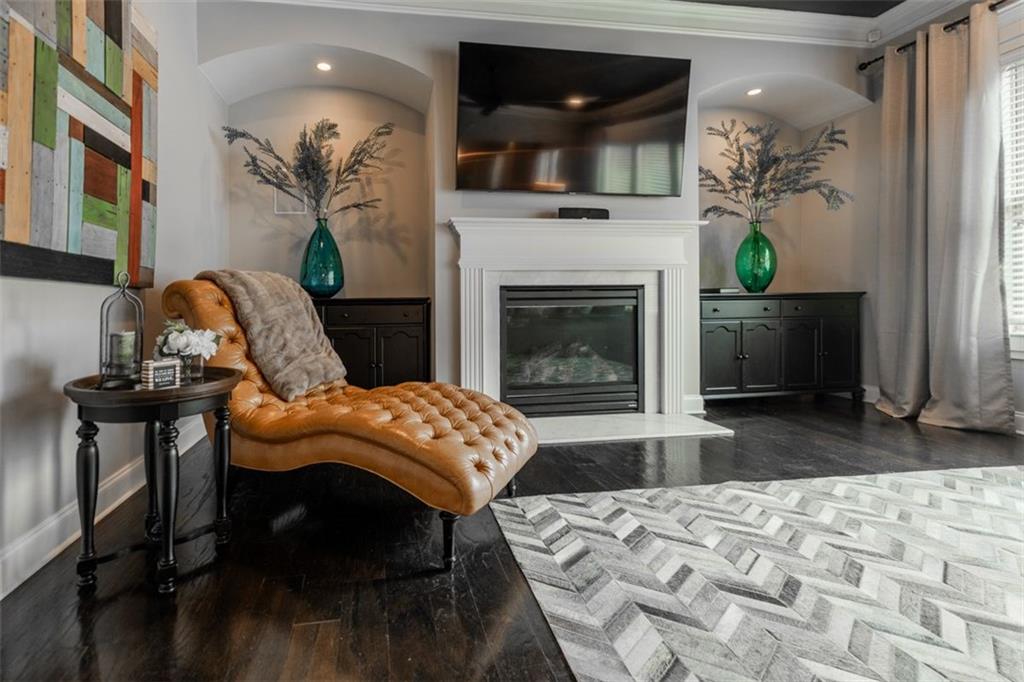 732 RAVENVIEW Court