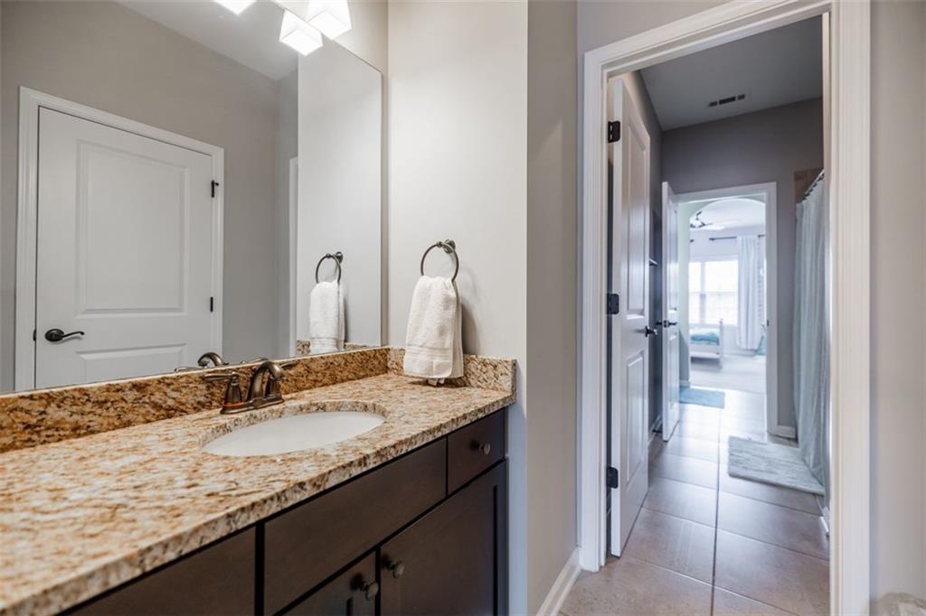 732 RAVENVIEW Court