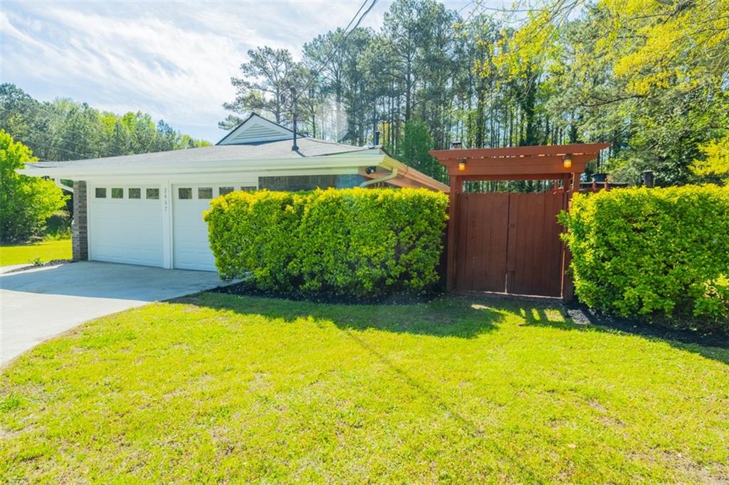 2467 Lenora Church Road