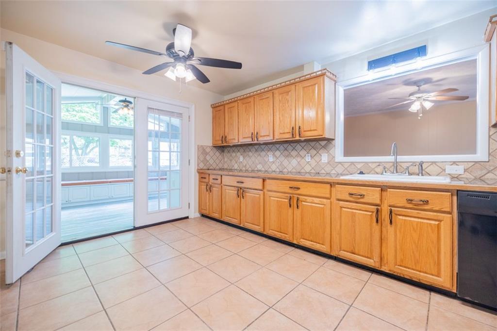 490 SAFARI Circle