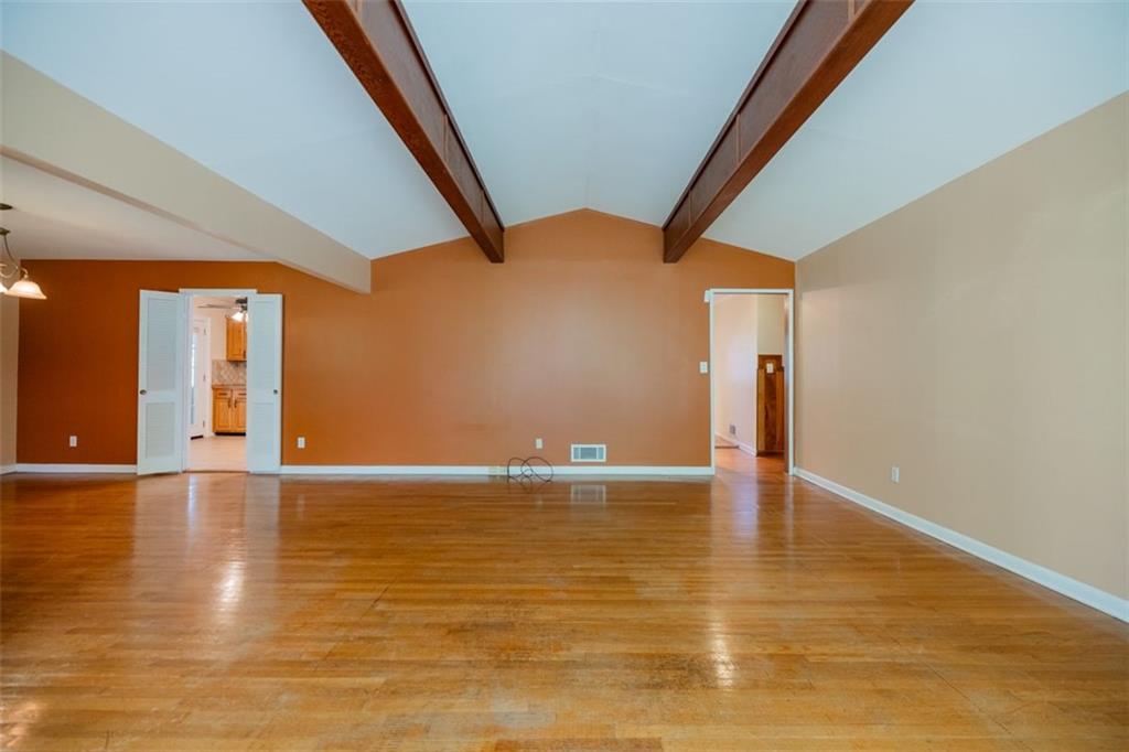 490 SAFARI Circle