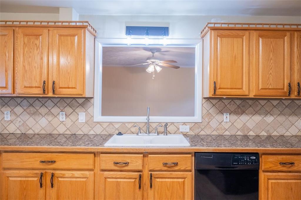 490 SAFARI Circle