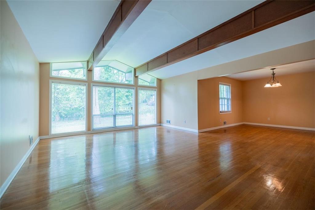 490 SAFARI Circle