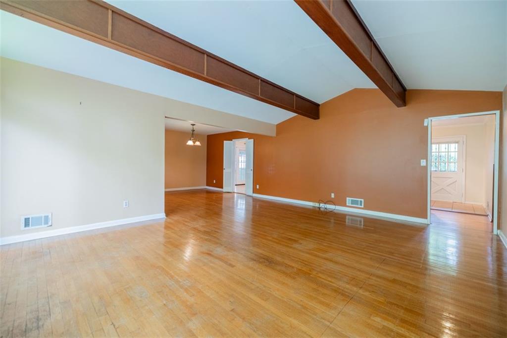 490 SAFARI Circle