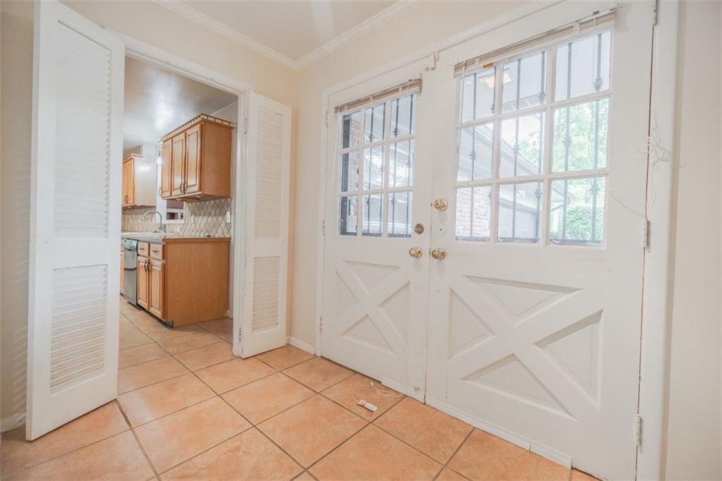 490 SAFARI Circle
