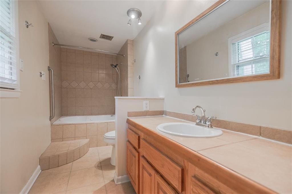 490 SAFARI Circle