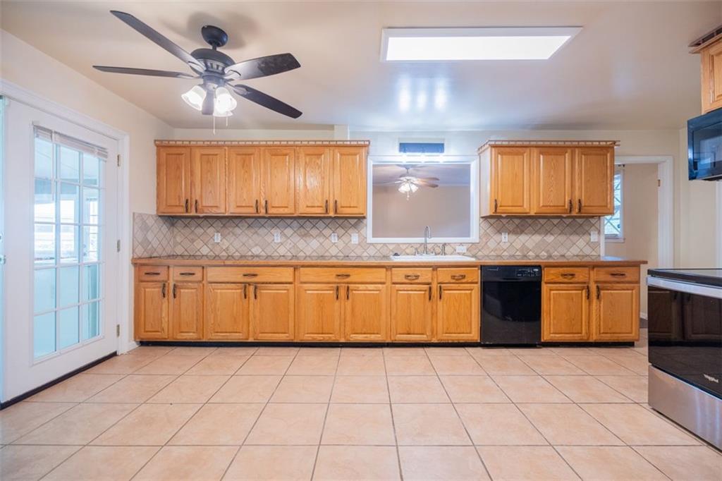 490 SAFARI Circle