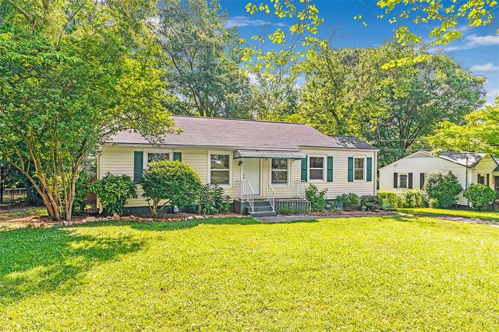 2432 SPRING GARDEN Drive SW