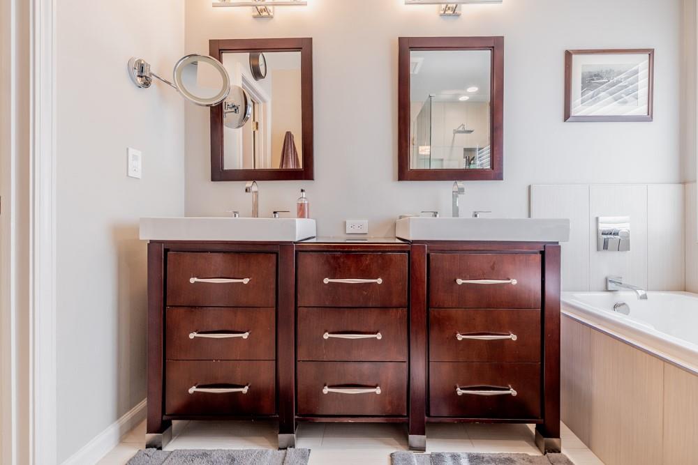 454 Kensington Parc Way