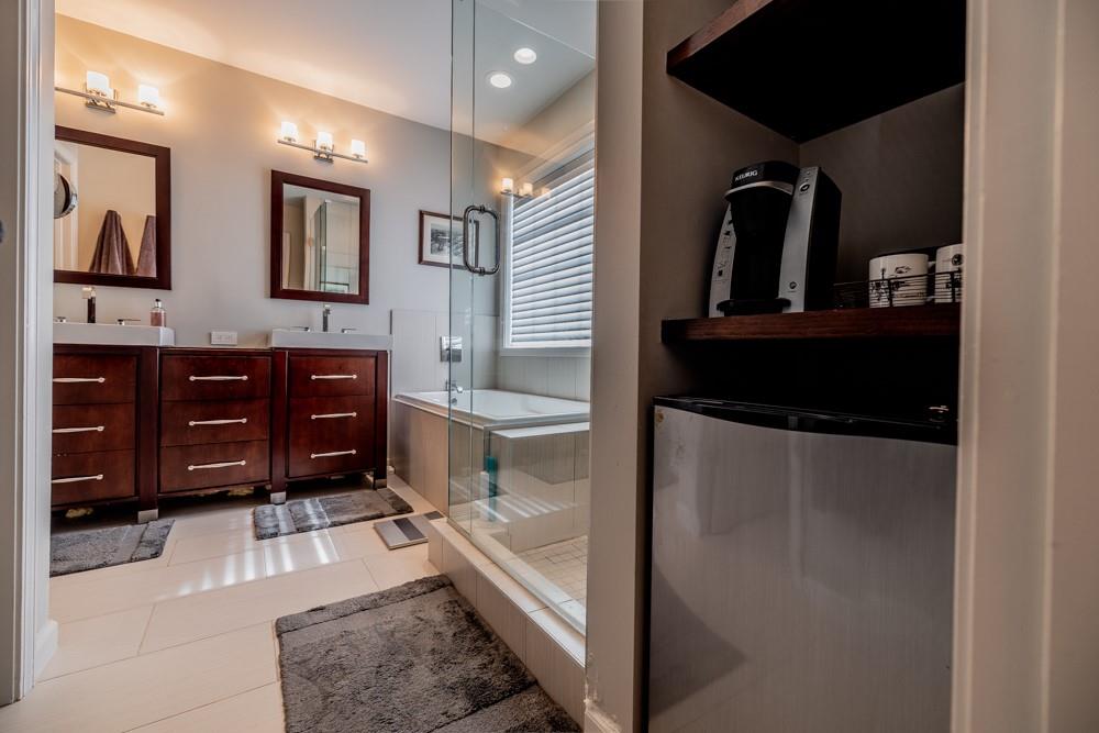 454 Kensington Parc Way