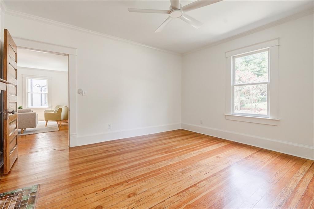 54 BATES Avenue SE