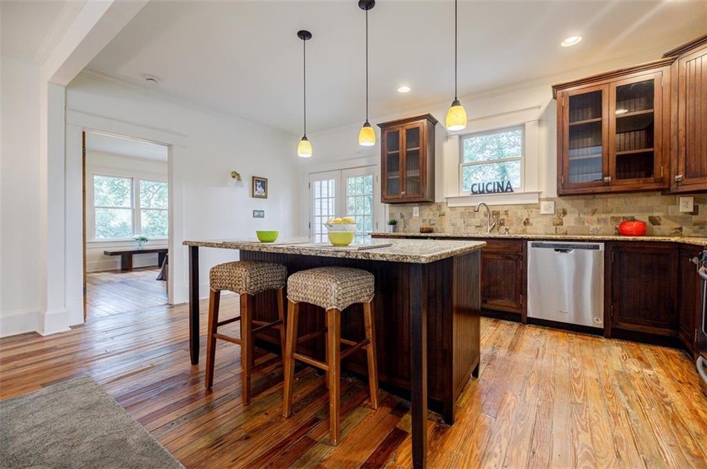 54 BATES Avenue SE