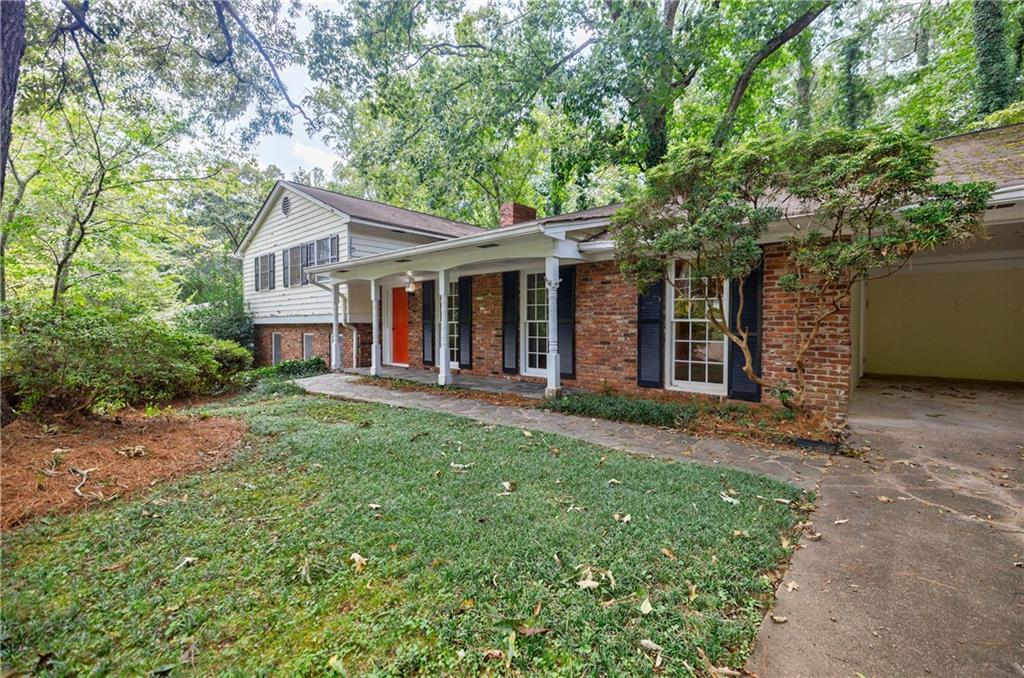 680 Edgewater Trail