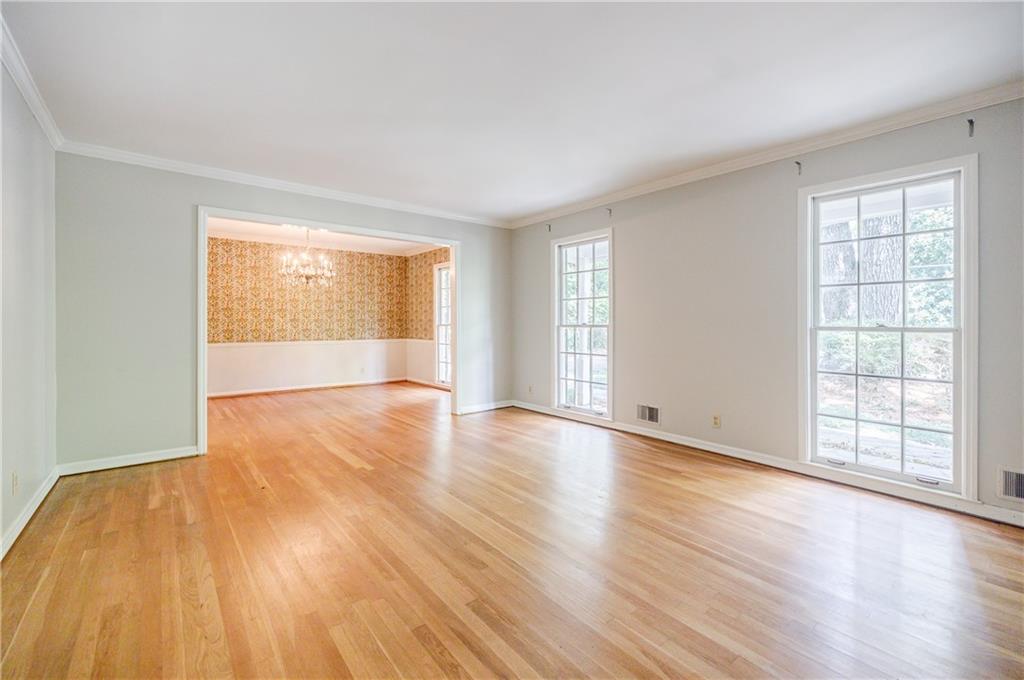 680 Edgewater Trail