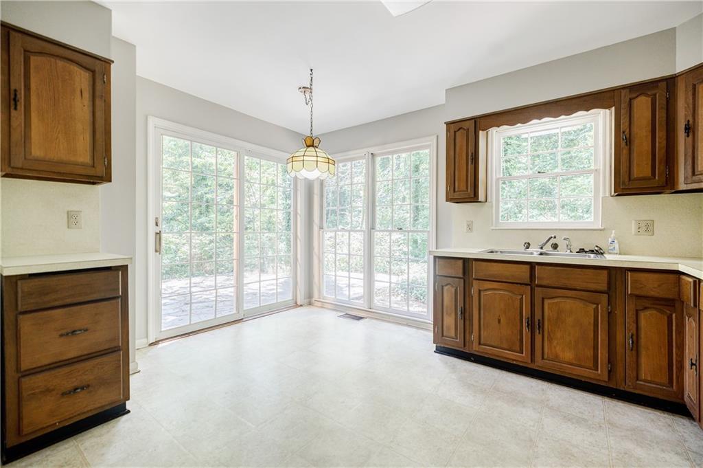 680 Edgewater Trail