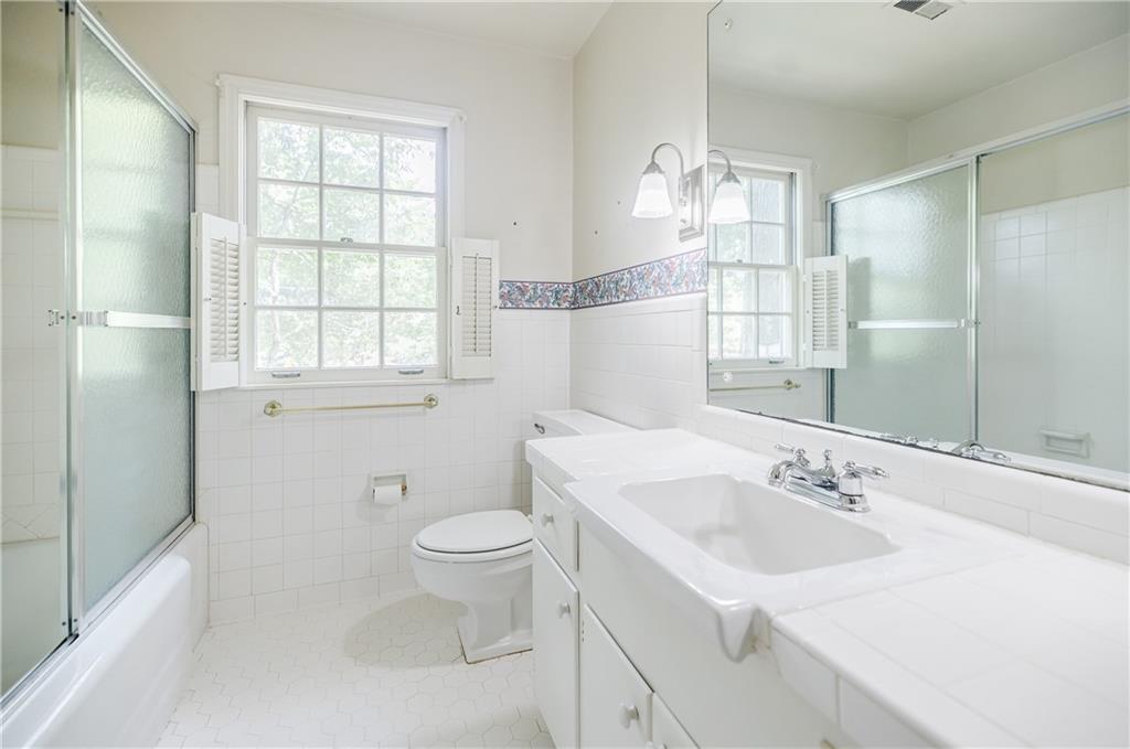 680 Edgewater Trail