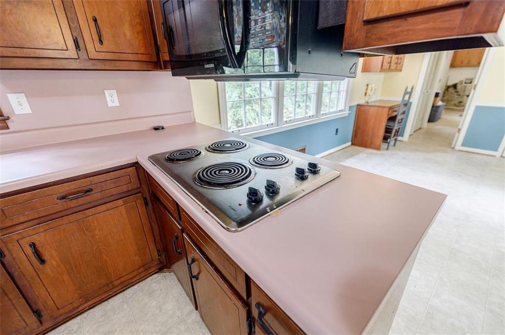 6364 QUEEN VIEW Lane
