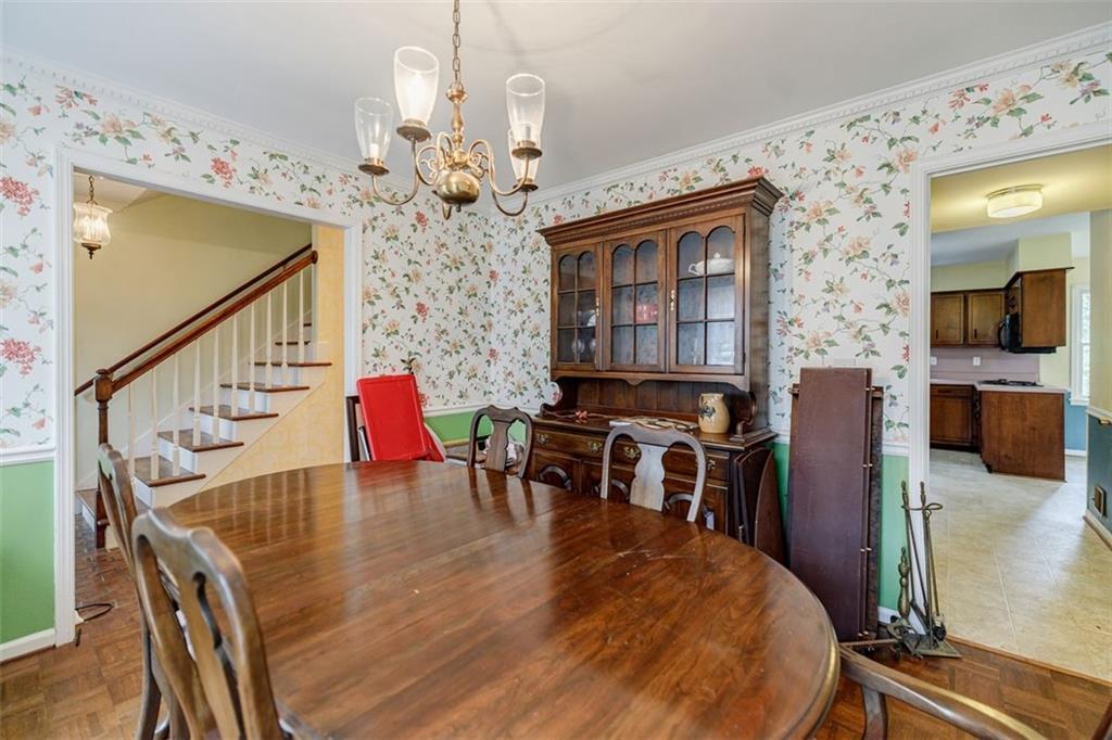 6364 QUEEN VIEW Lane