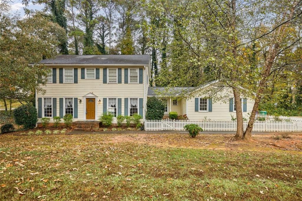 6364 QUEEN VIEW Lane