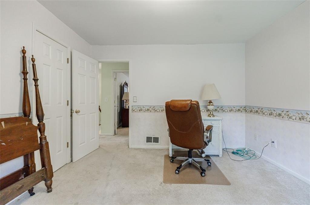 6364 QUEEN VIEW Lane