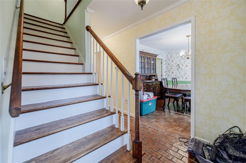 6364 QUEEN VIEW Lane