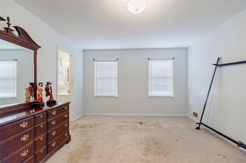 6364 QUEEN VIEW Lane