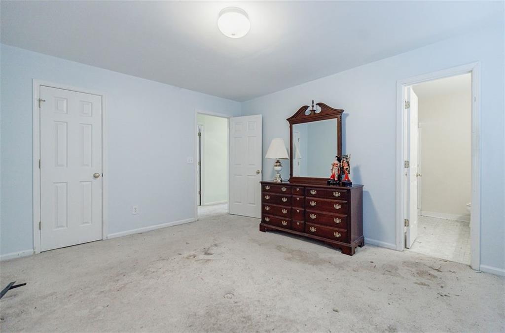 6364 QUEEN VIEW Lane