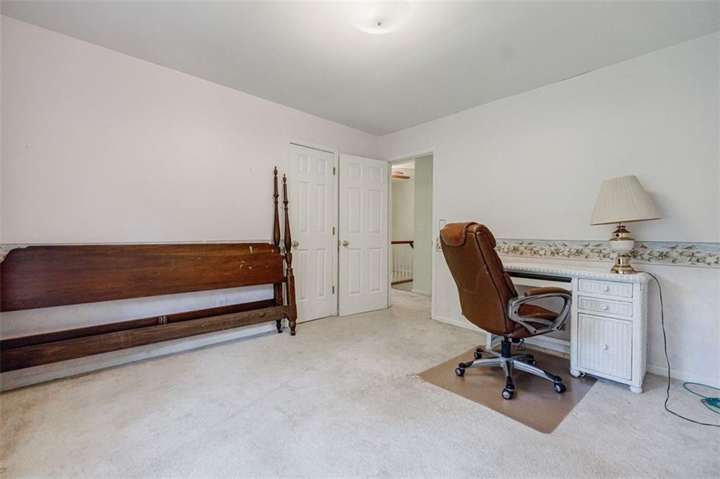 6364 QUEEN VIEW Lane