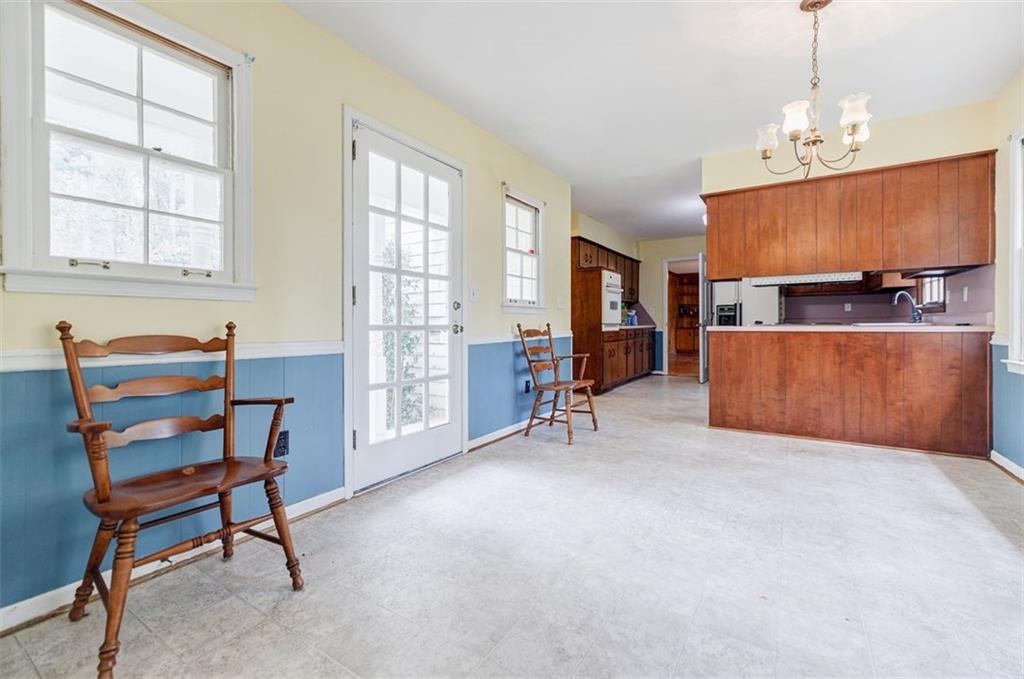 6364 QUEEN VIEW Lane