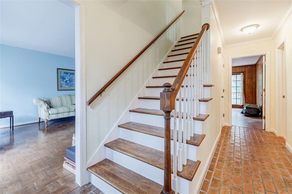 6364 QUEEN VIEW Lane