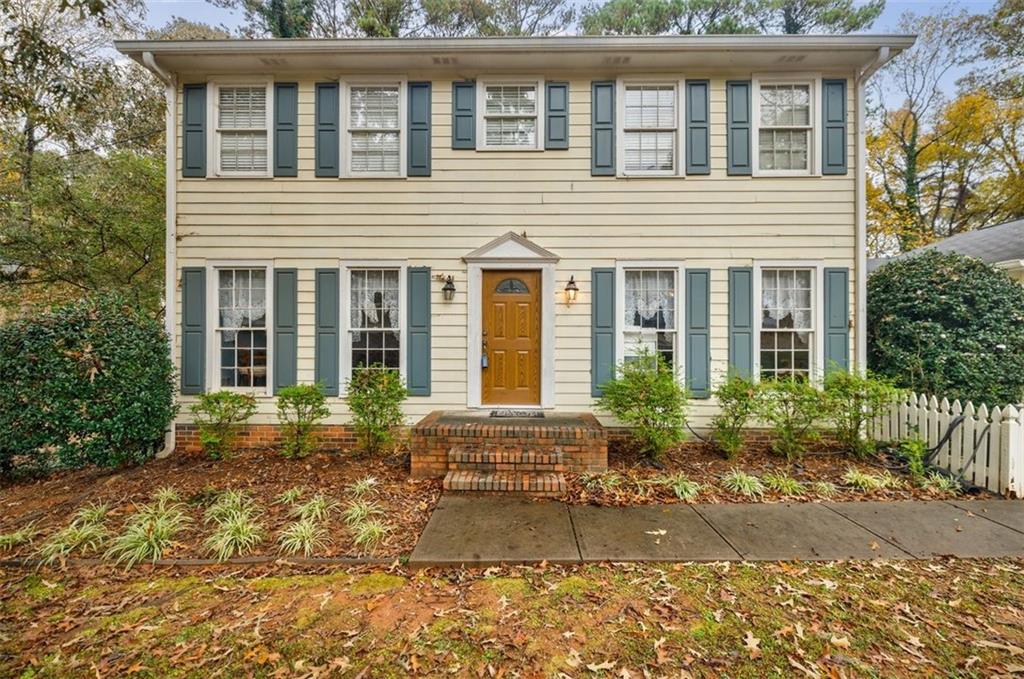 6364 QUEEN VIEW Lane