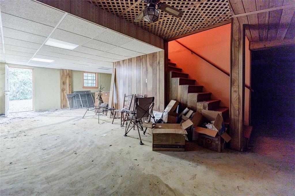 6364 QUEEN VIEW Lane