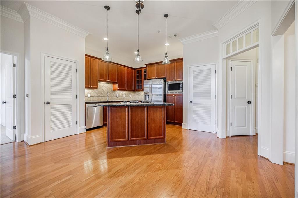 825 Highland Lane NE Unit 1302
