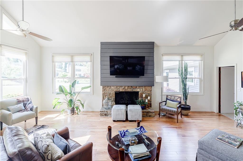 4183 Oak Crest Drive