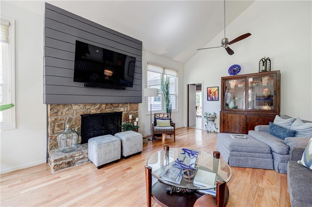 4183 Oak Crest Drive