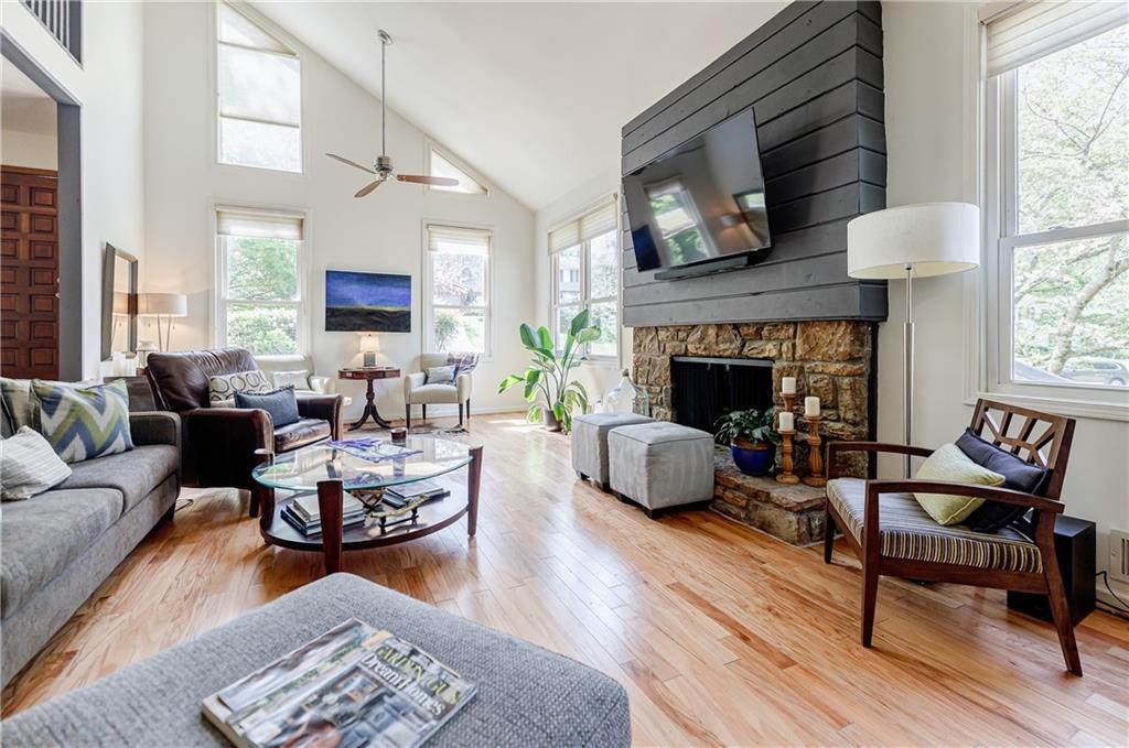 4183 Oak Crest Drive