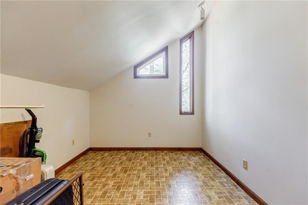 4183 Oak Crest Drive