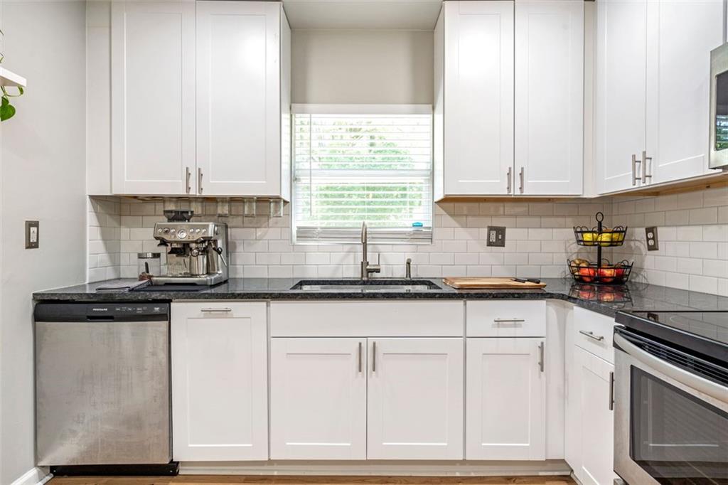 3385 PINEHILL Drive
