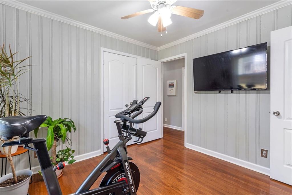 3385 PINEHILL Drive