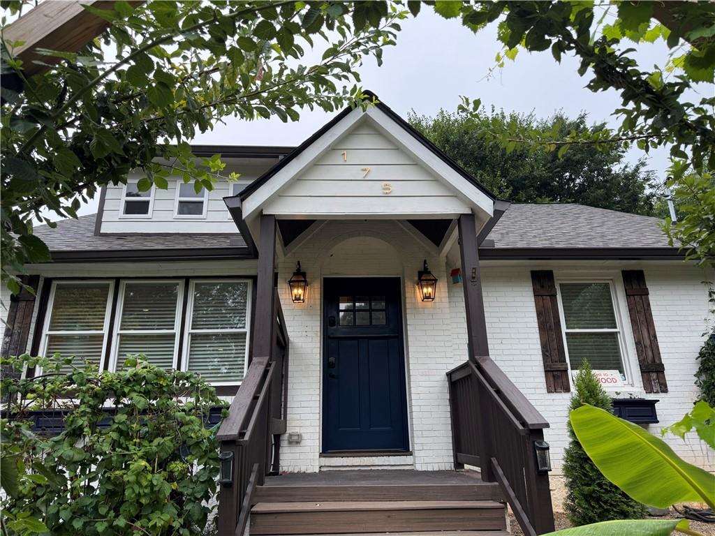 175 Douglas Street SE