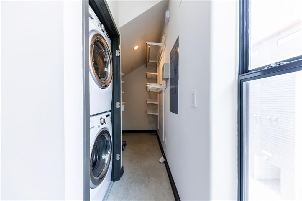 972 Dekalb Avenue NE Unit 205