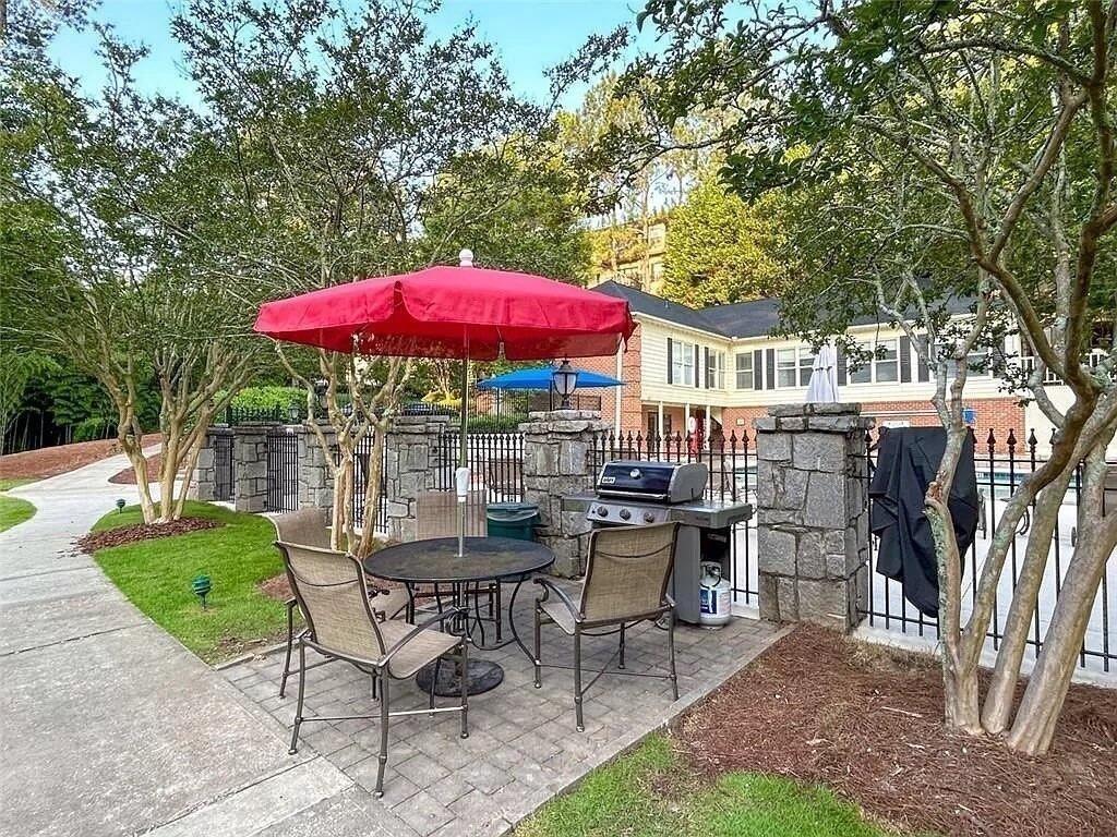 28207 Plantation Drive NE