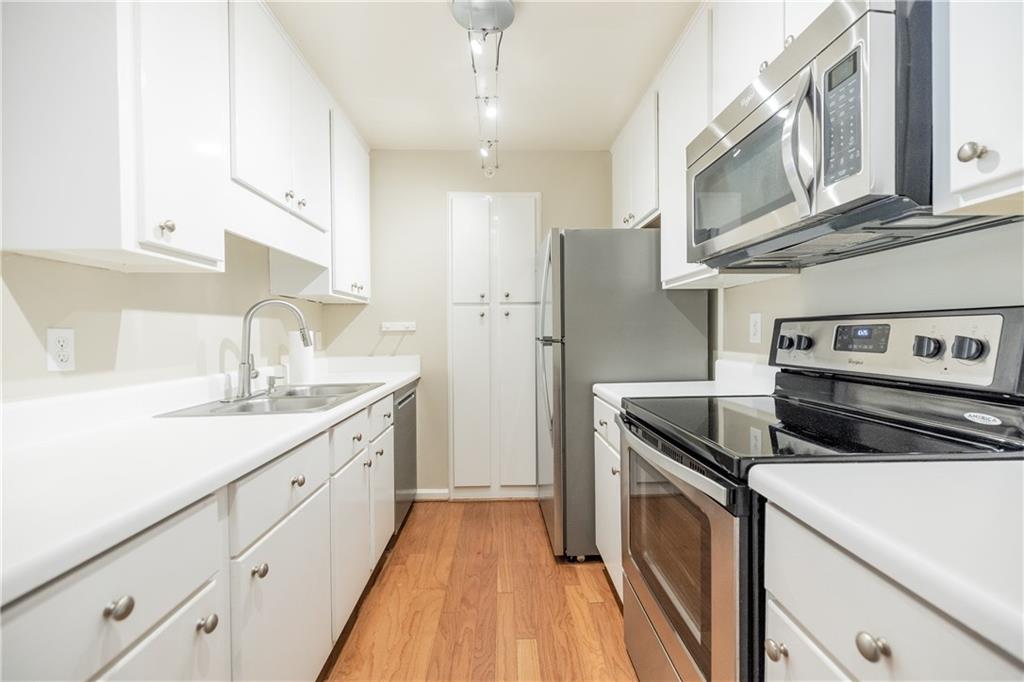 28207 Plantation Drive NE