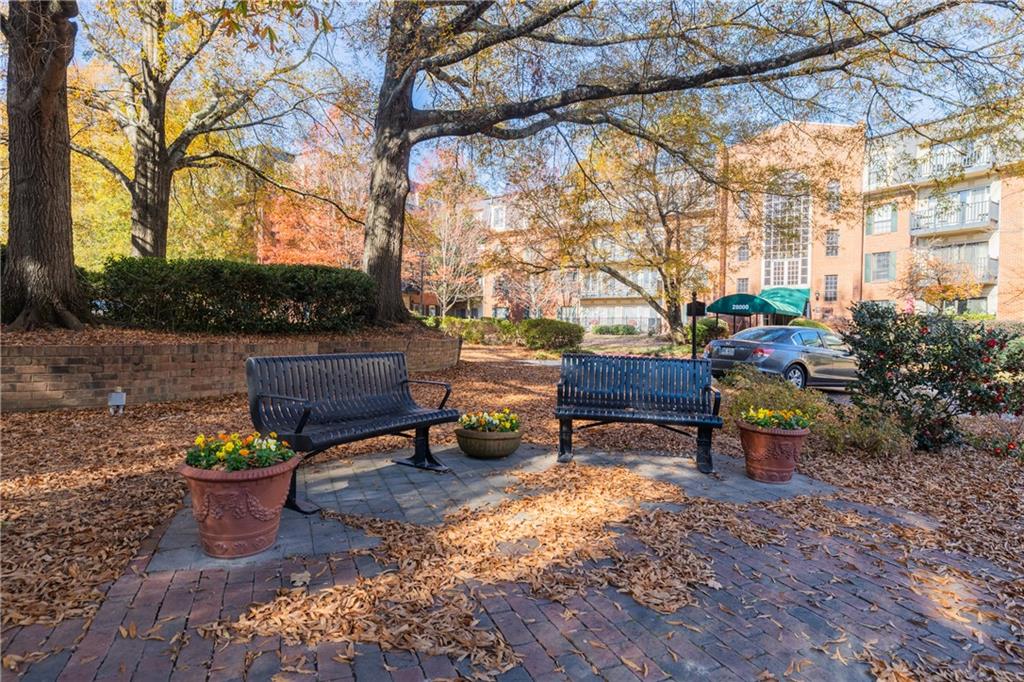 28207 Plantation Drive NE