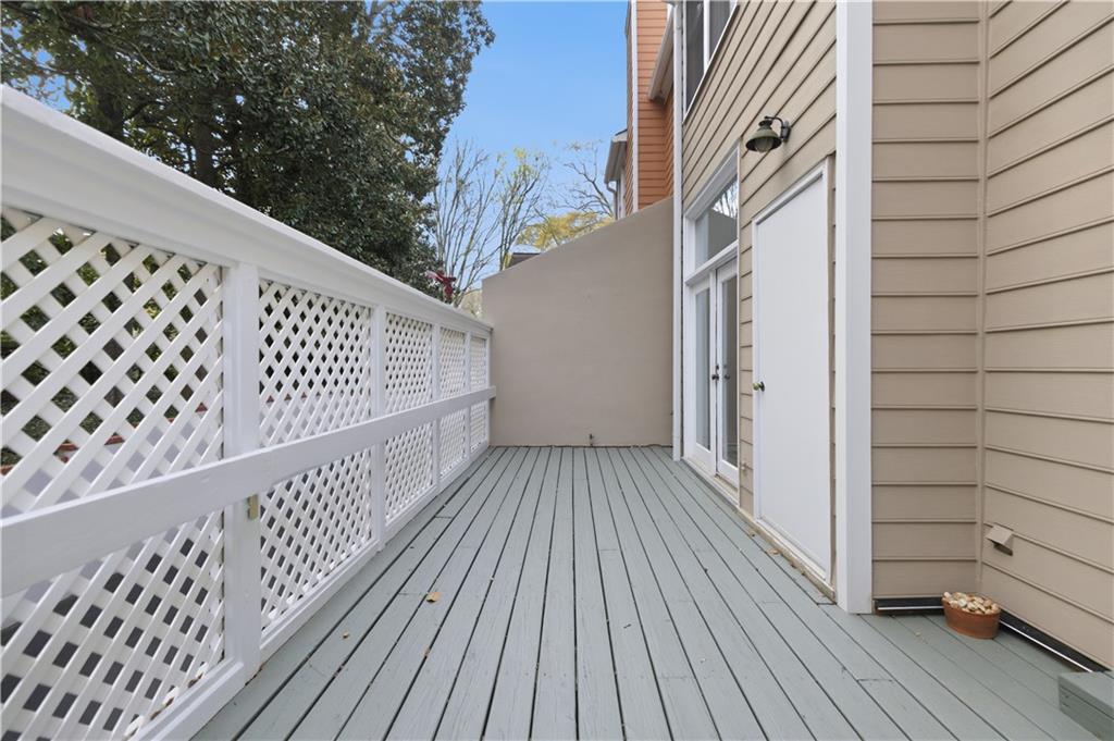 15 Lullwater Estate NE